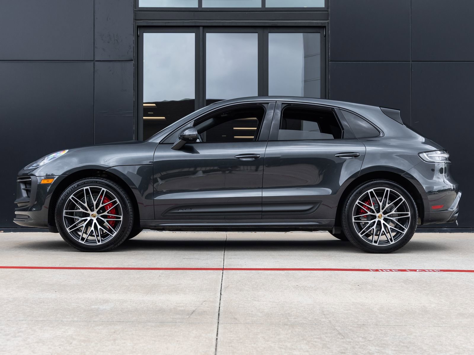 Used 2024 Porsche Macan GTS AWD/4WD image 2