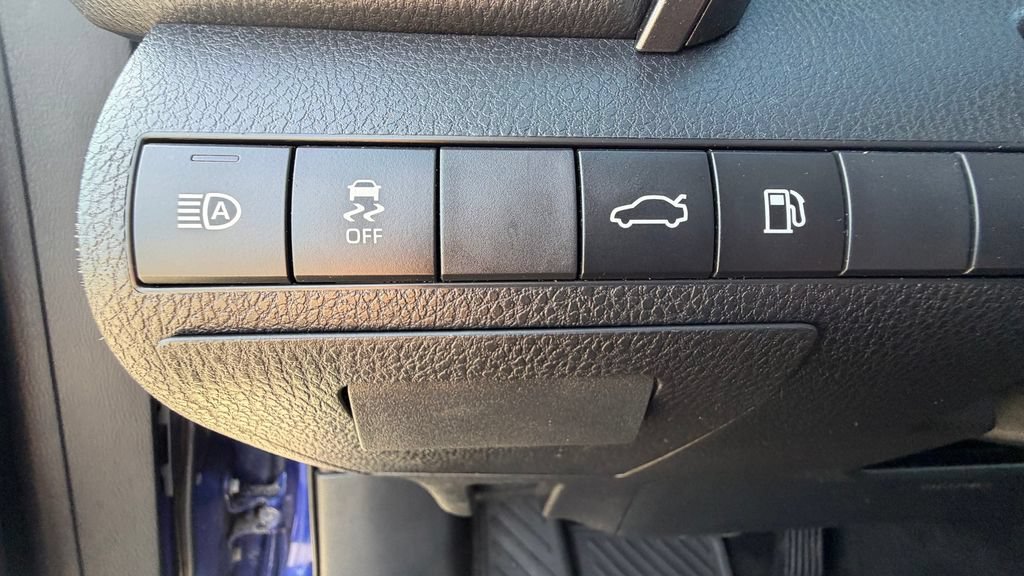 Used 2018 Toyota Camry XLE w/ Protection Package (Q2) FWD image 27