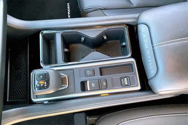 Certified 2025 Nissan Pathfinder SL image 13