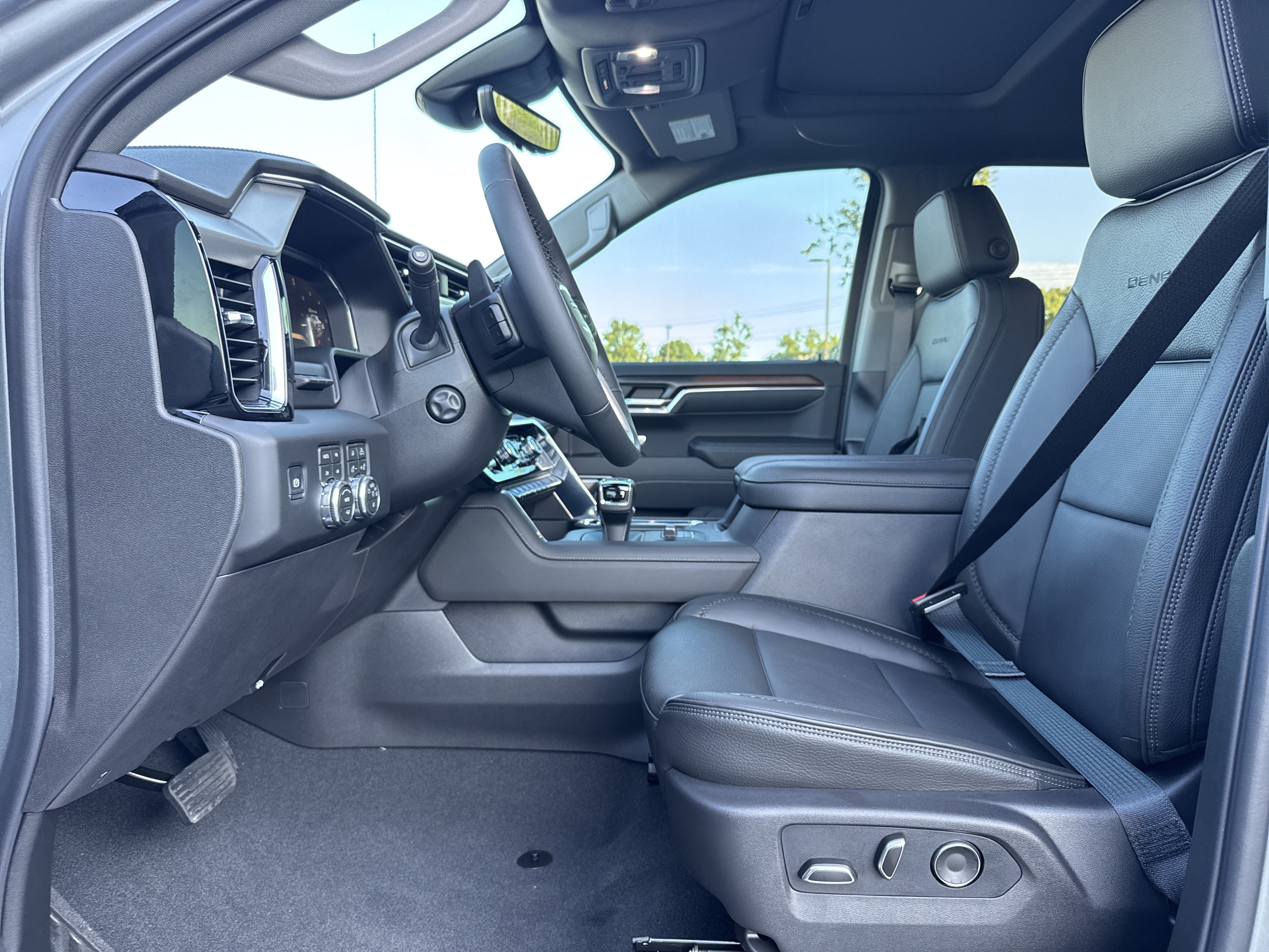 New 2026 GMC Sierra 1500 Denali w/ Denali Reserve Package AWD/4WD image 17