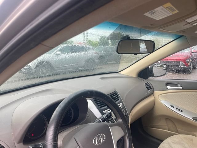 Used 2013 Hyundai Accent GLS FWD image 16