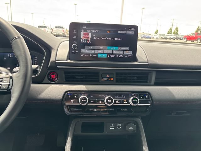 Used 2025 Honda Pilot Black Edition image 18