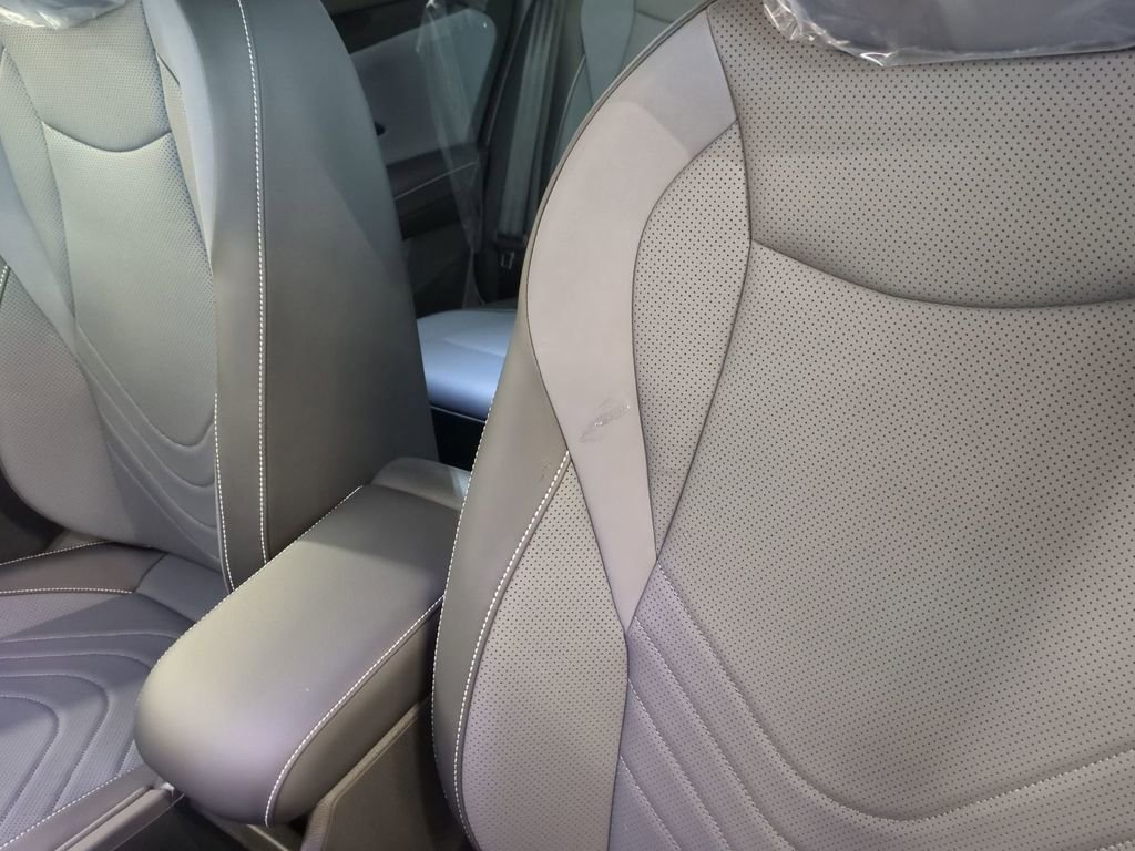 New 2026 Volkswagen Tiguan SE image 16