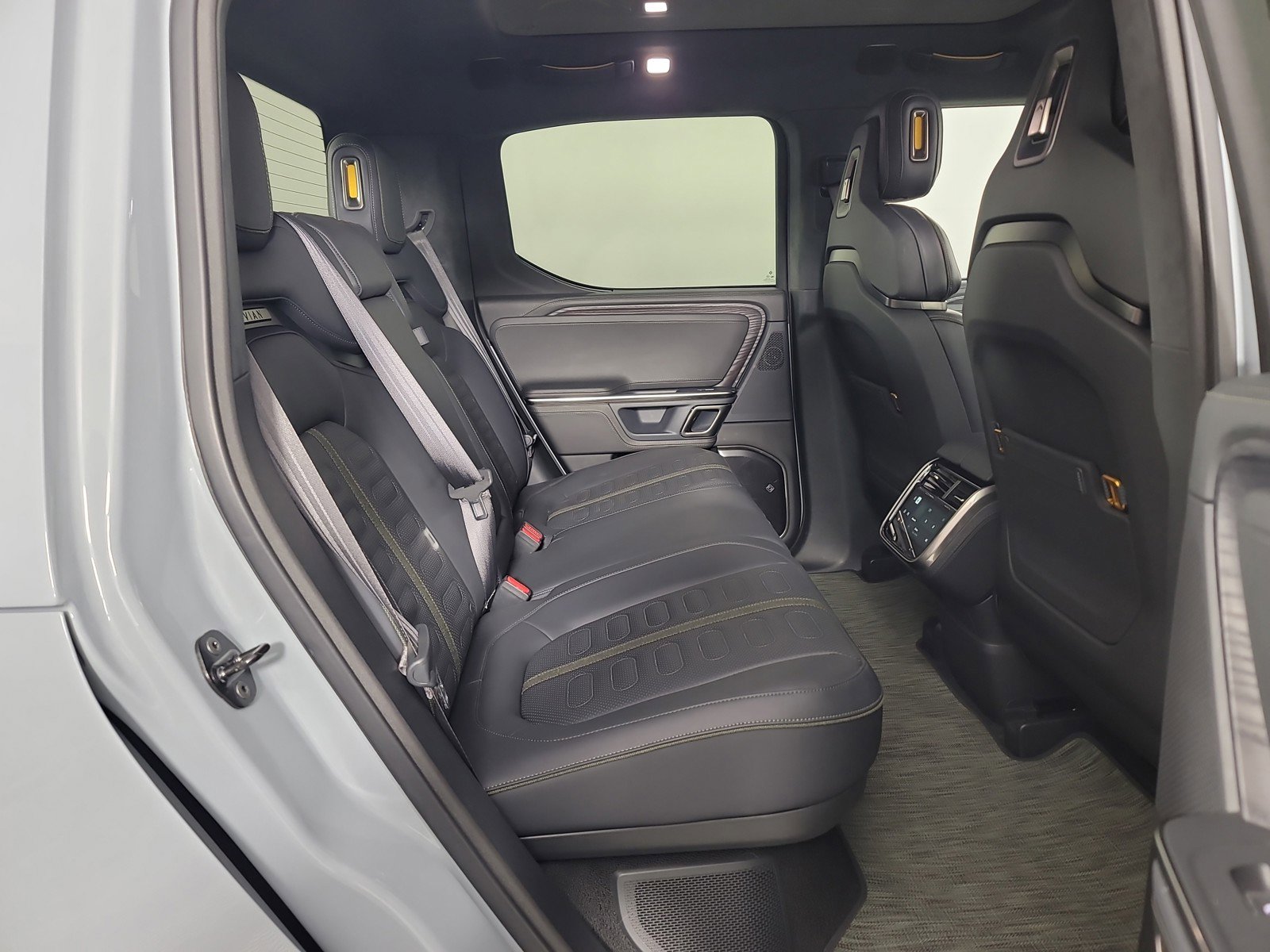 Used 2024 Rivian R1T Adventure AWD/4WD image 22