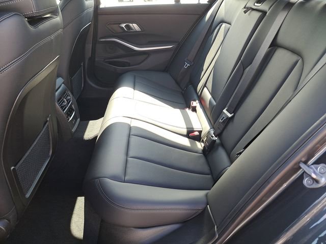 Used 2022 BMW 330i Sedan w/ Driving Assistance Package image 11