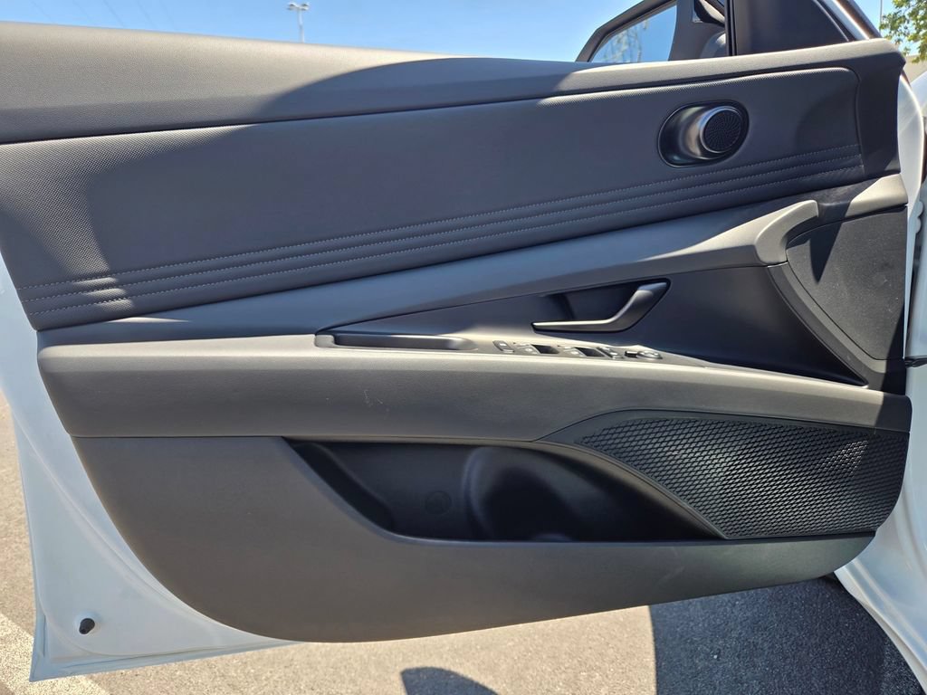 New 2026 Hyundai Elantra SEL Sport FWD image 13
