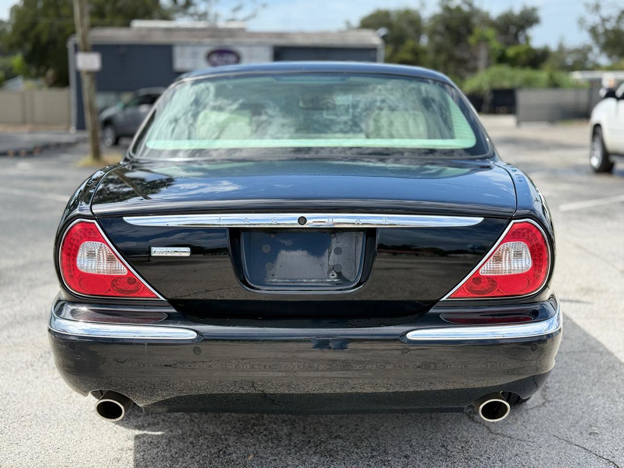 Used 2005 Jaguar XJ8 RWD image 4