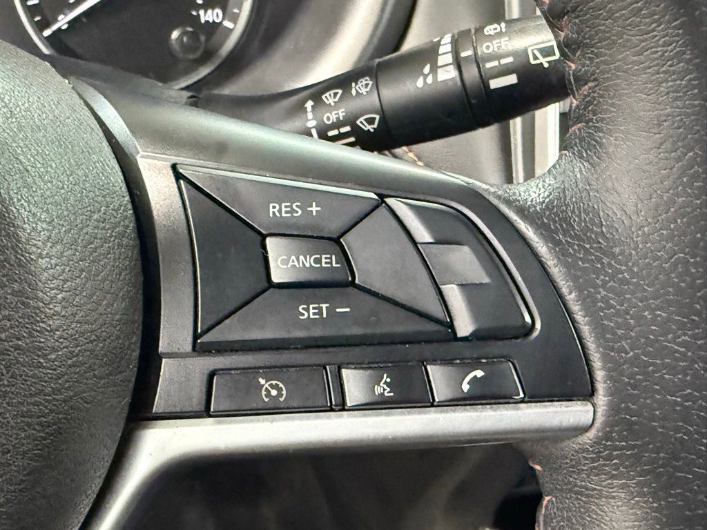 Used 2019 Nissan Kicks SR image 11