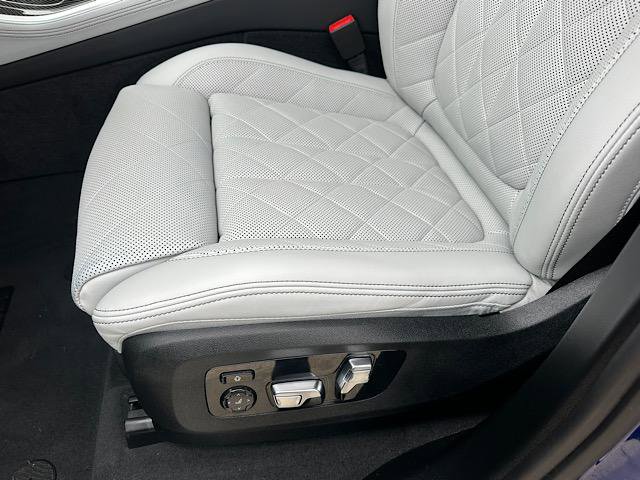 Certified 2025 BMW X5 M60i image 18