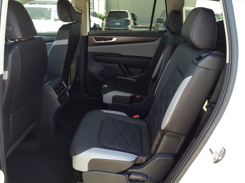 New 2026 Volkswagen Atlas Peak Edition image 10