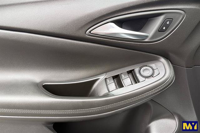 Used 2024 Buick Encore GX Preferred FWD image 11