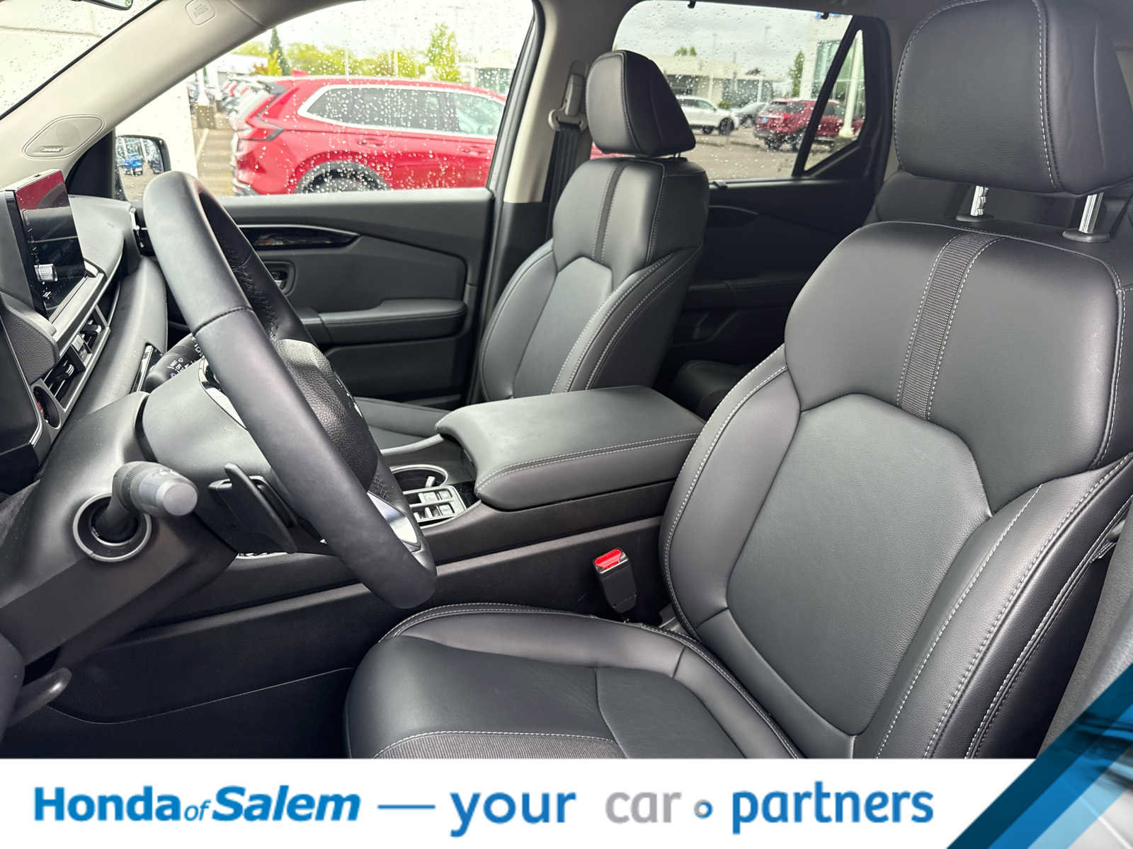 Used 2025 Honda Pilot Touring image 11