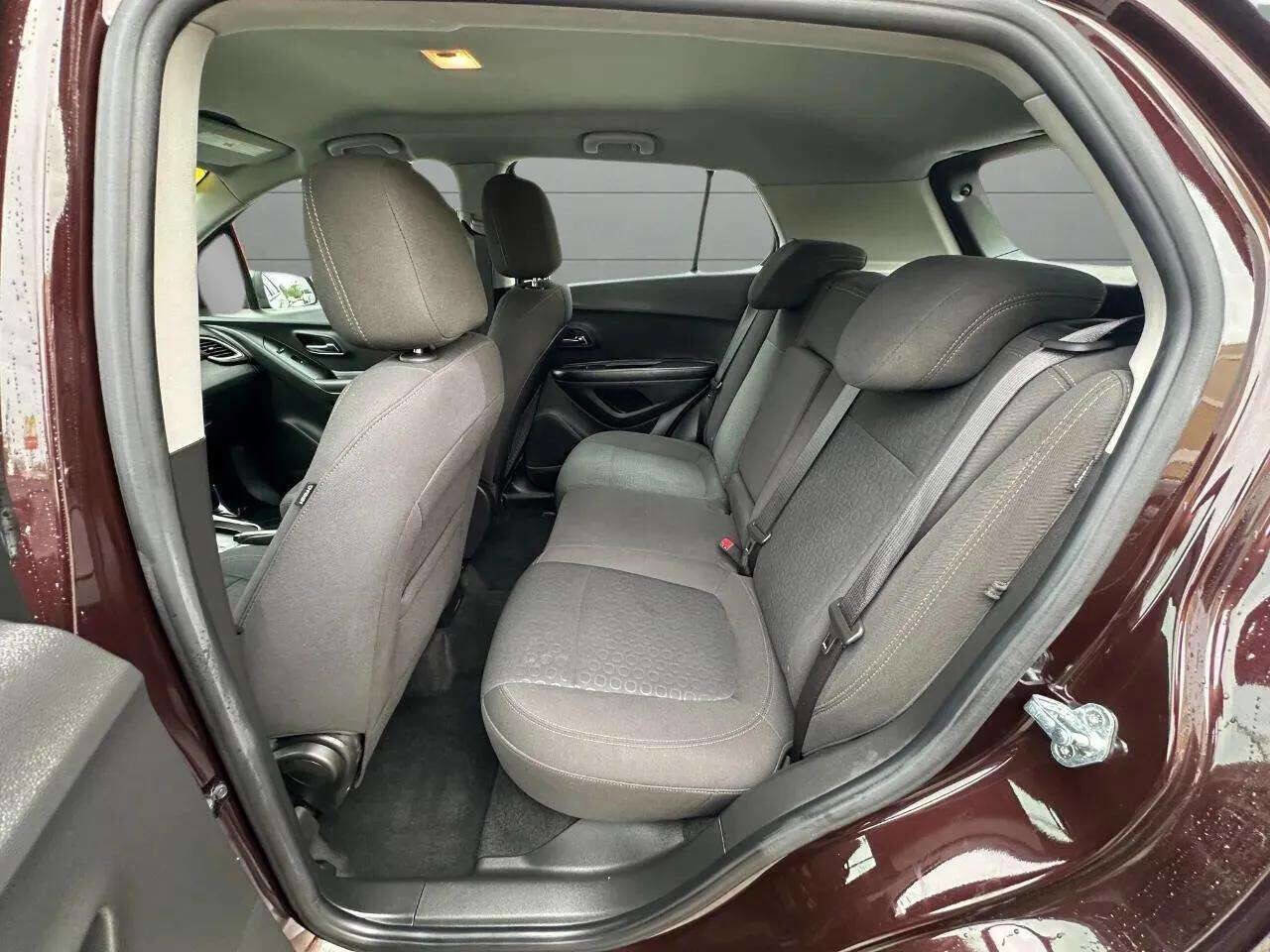 Used 2020 Chevrolet Trax LS image 23