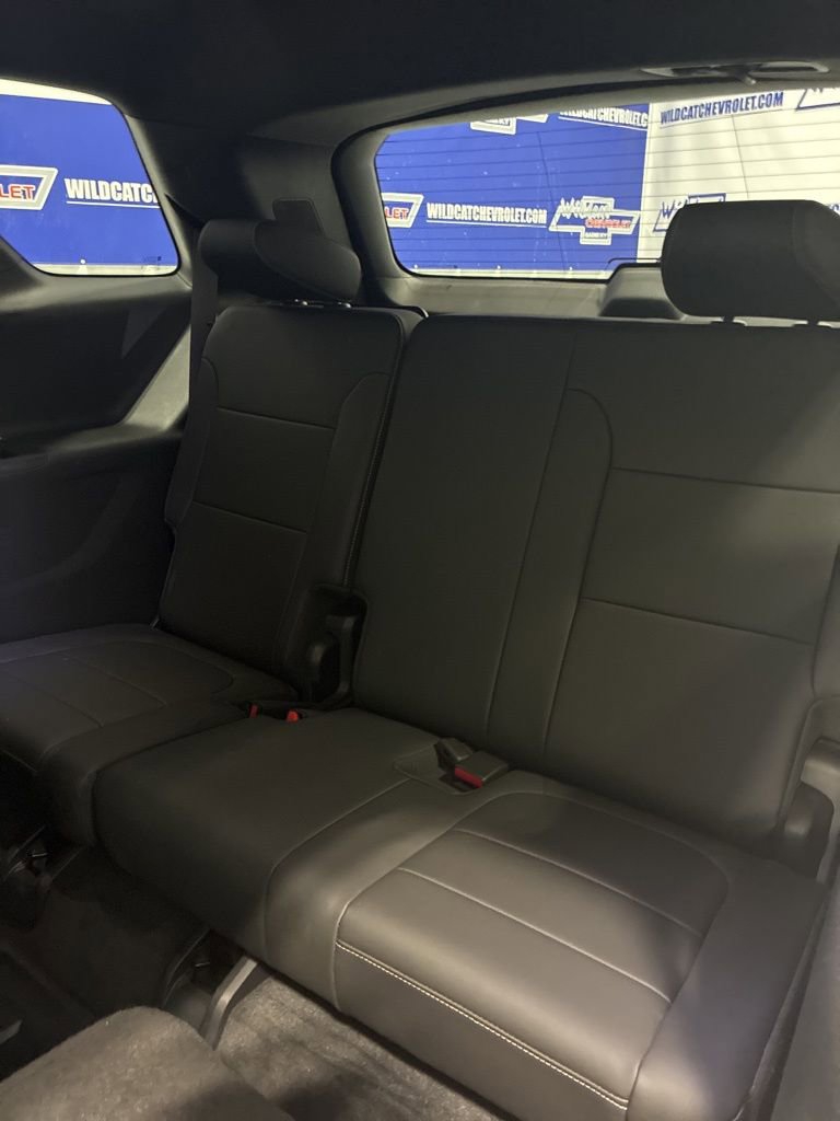 Used 2023 Chevrolet Traverse LT image 37