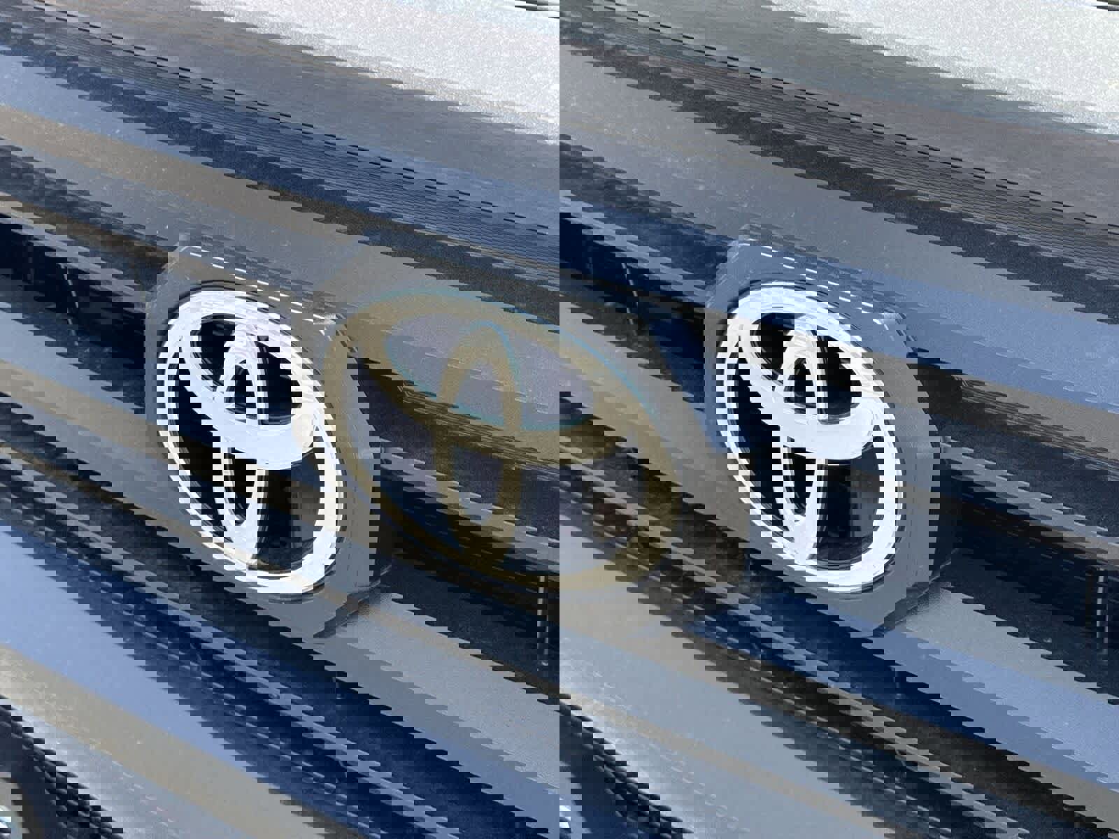 Used 2025 Toyota Tacoma SR5 image 31