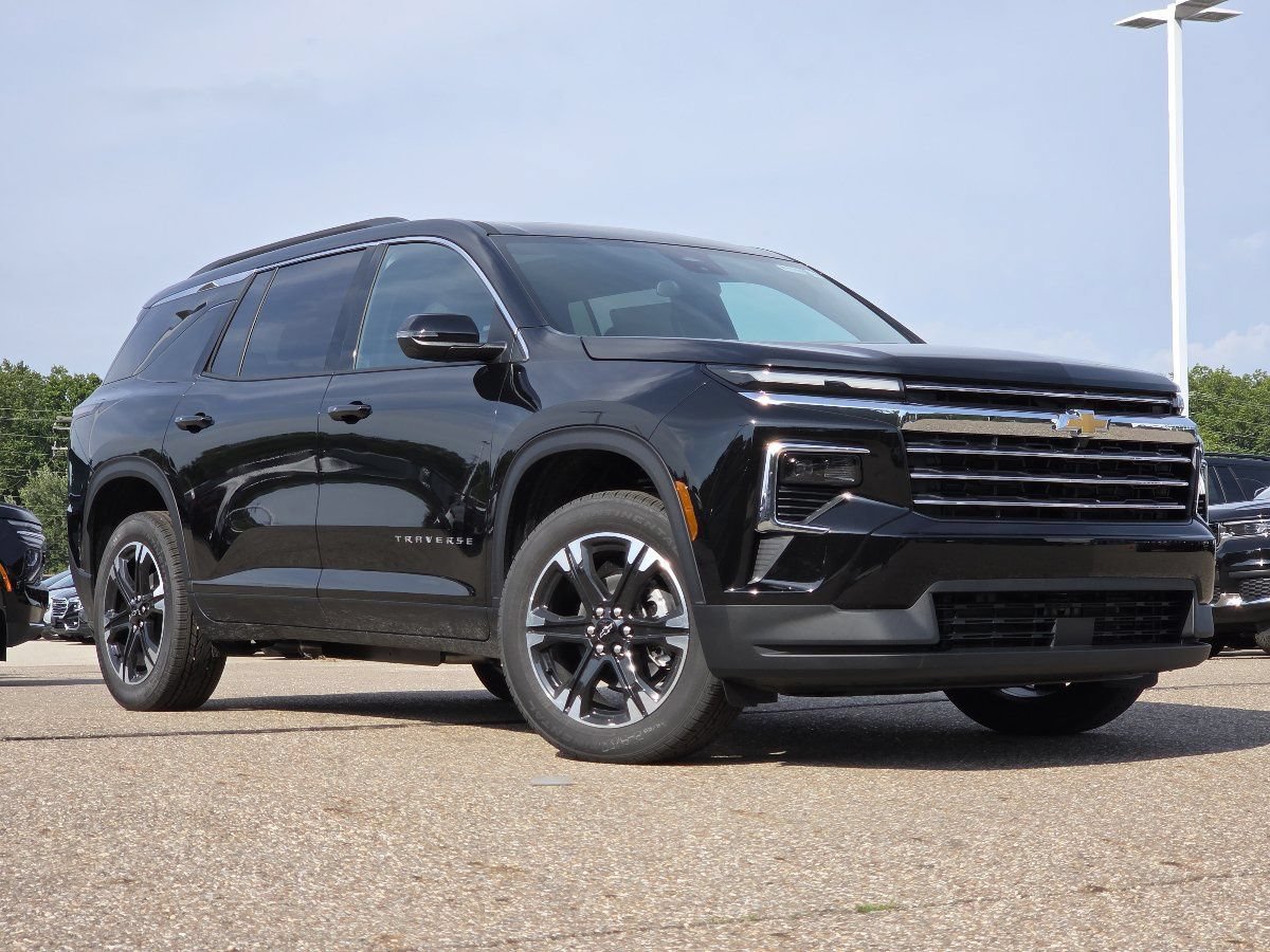 New 2027 Chevrolet Traverse LT w/ Sun and Wheel Package FWD image 2