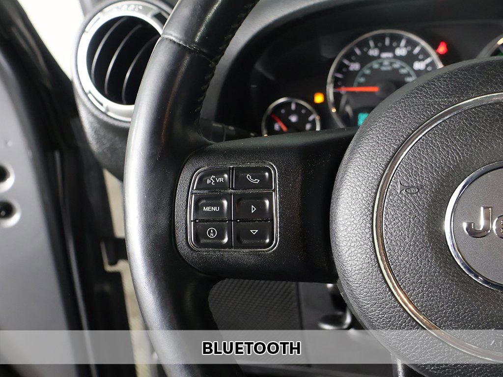 Used 2014 Jeep Wrangler Unlimited Sahara w/ Connectivity Group image 4