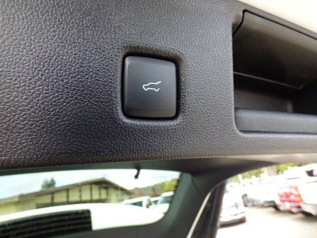 New 2025 Ford Escape SE image 18