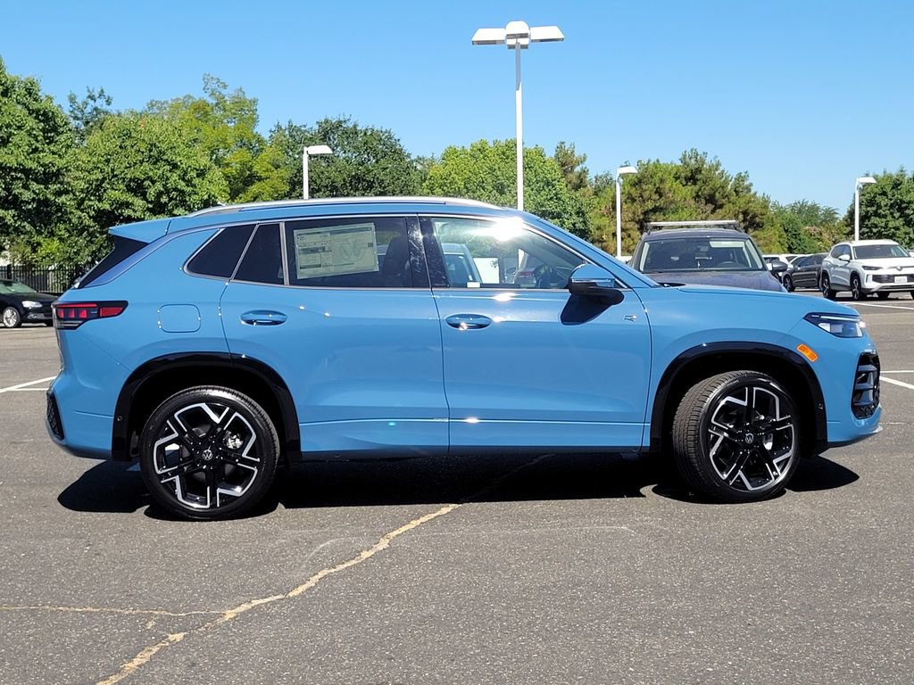 New 2026 Volkswagen Tiguan SEL R-Line AWD/4WD image 4