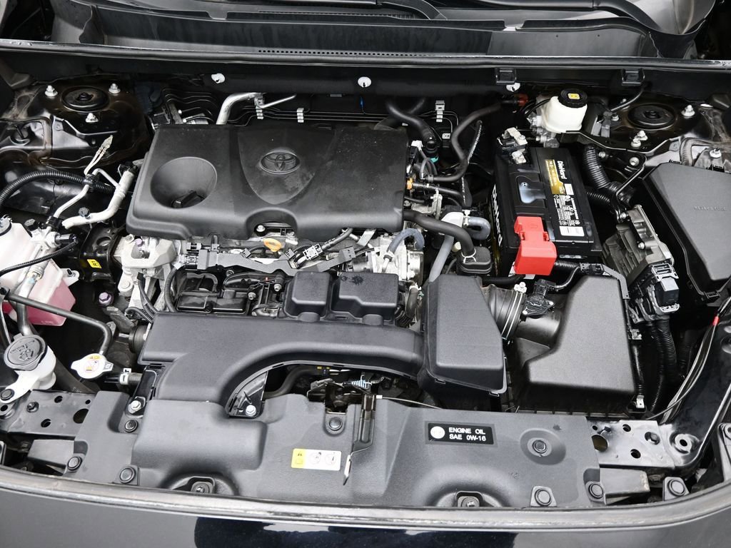 Used 2022 Toyota RAV4 LE image 15