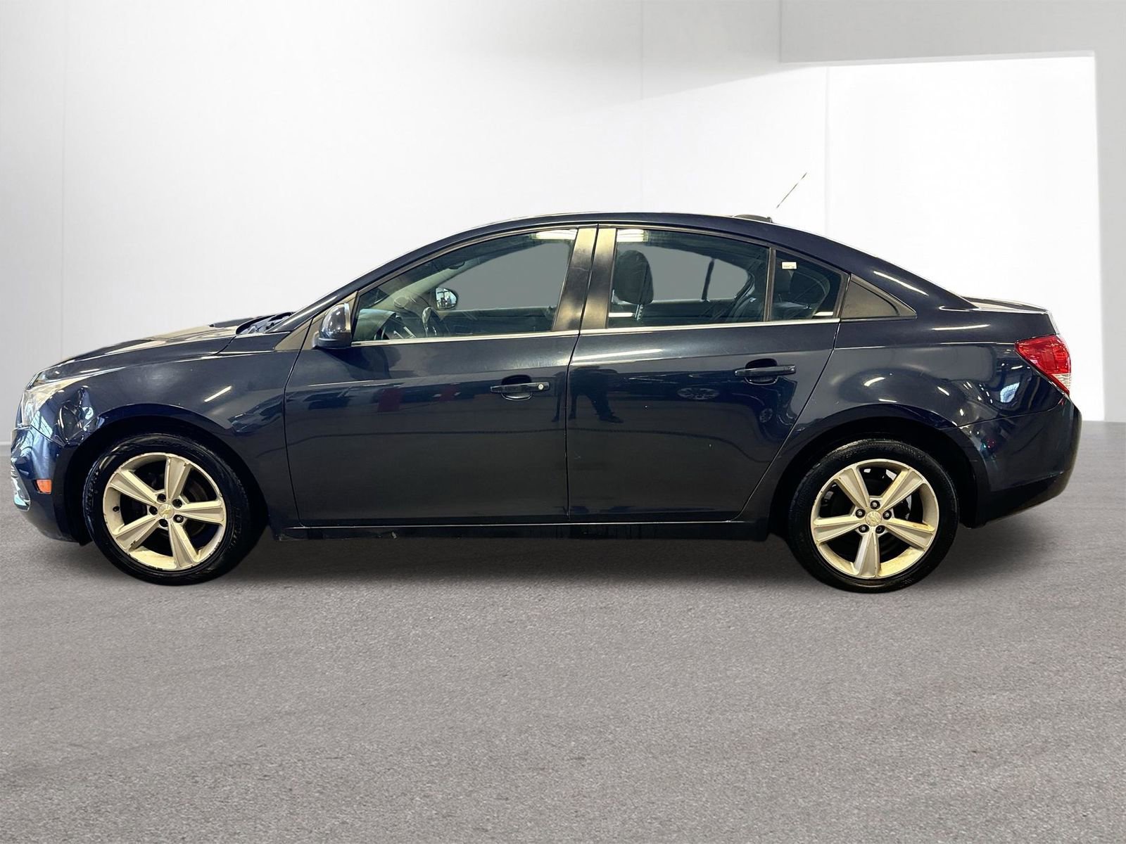 Used 2015 Chevrolet Cruze LT image 25