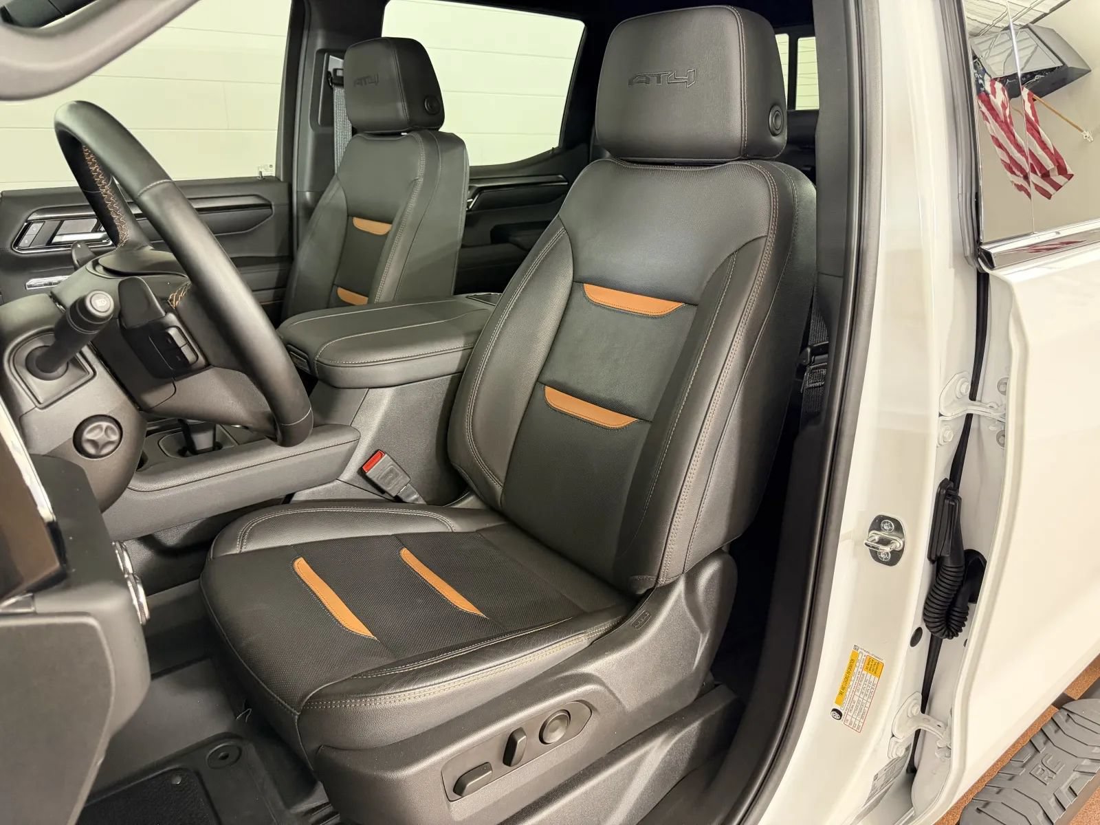 Used 2023 GMC Sierra 1500 AT4 w/ AT4 Preferred Package AWD/4WD image 13