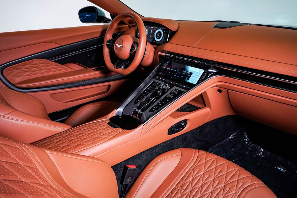 Used 2024 Aston Martin DB12 Coupe image 17
