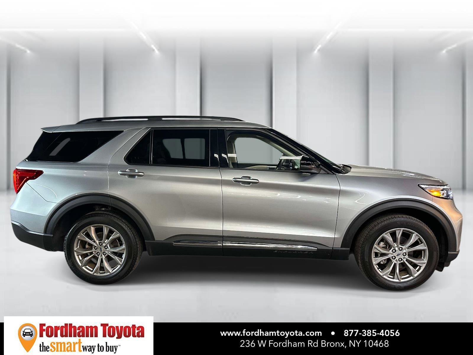 Used 2023 Ford Explorer XLT w/ Equipment Group 202A image 2