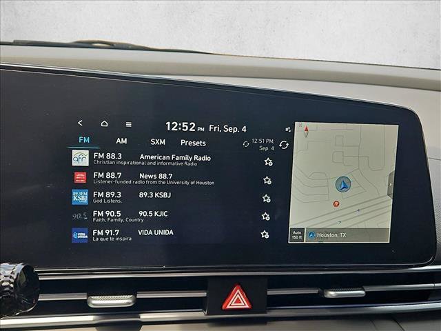 Used 2024 Hyundai Elantra SEL FWD image 12