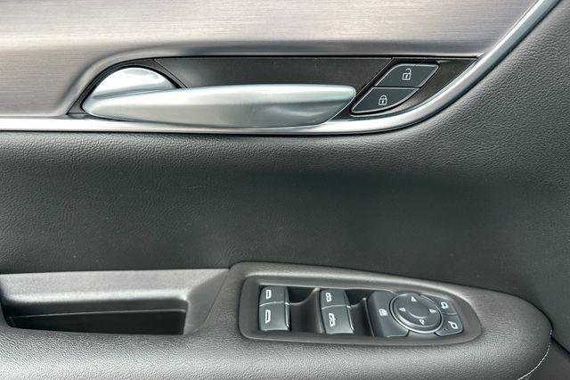 Certified 2025 Cadillac XT5 Luxury FWD image 11
