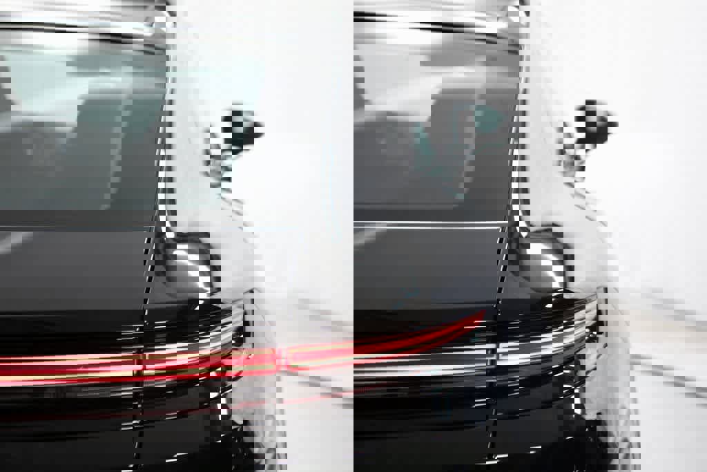 New 2025 Porsche Panamera 4 image 37