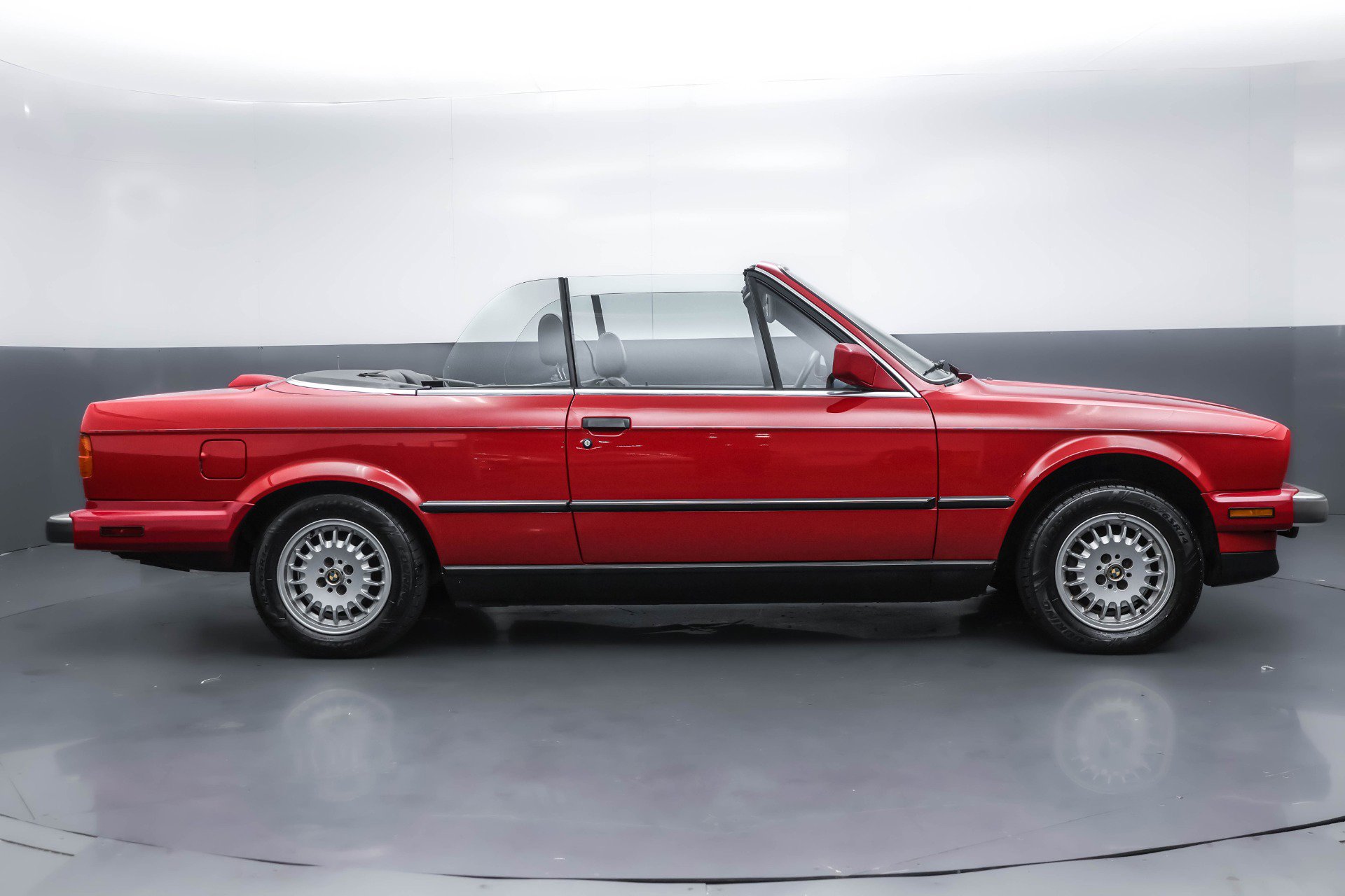 Used 1987 BMW 325i Convertible image 3