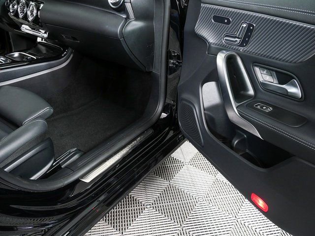 Used 2024 Mercedes-Benz CLA 250 image 24