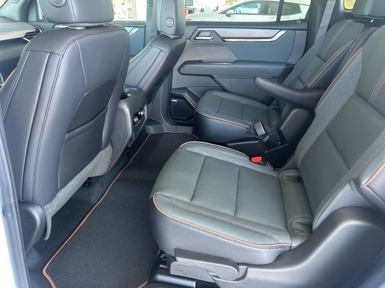 New 2026 GMC Acadia AT4 image 12