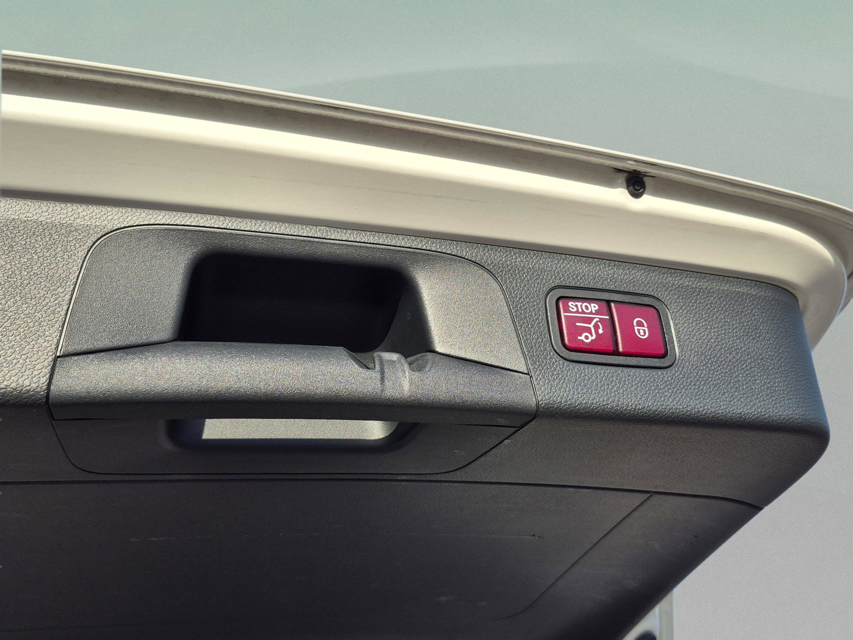Used 2022 Mercedes-Benz GLC 300 image 12