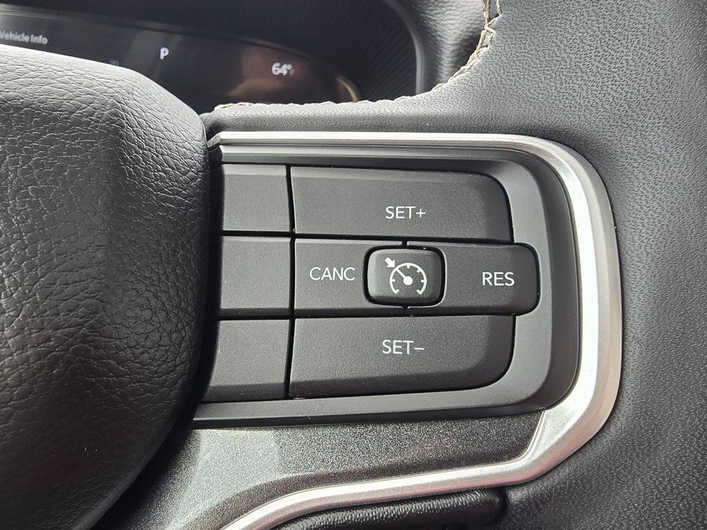 Used 2023 Jeep Wagoneer 4WD w/ Premium Group I image 19