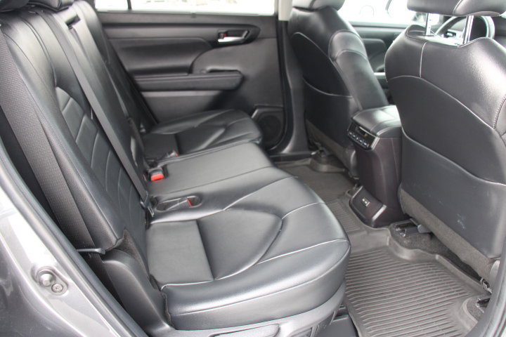 Certified 2024 Toyota Highlander XLE image 21
