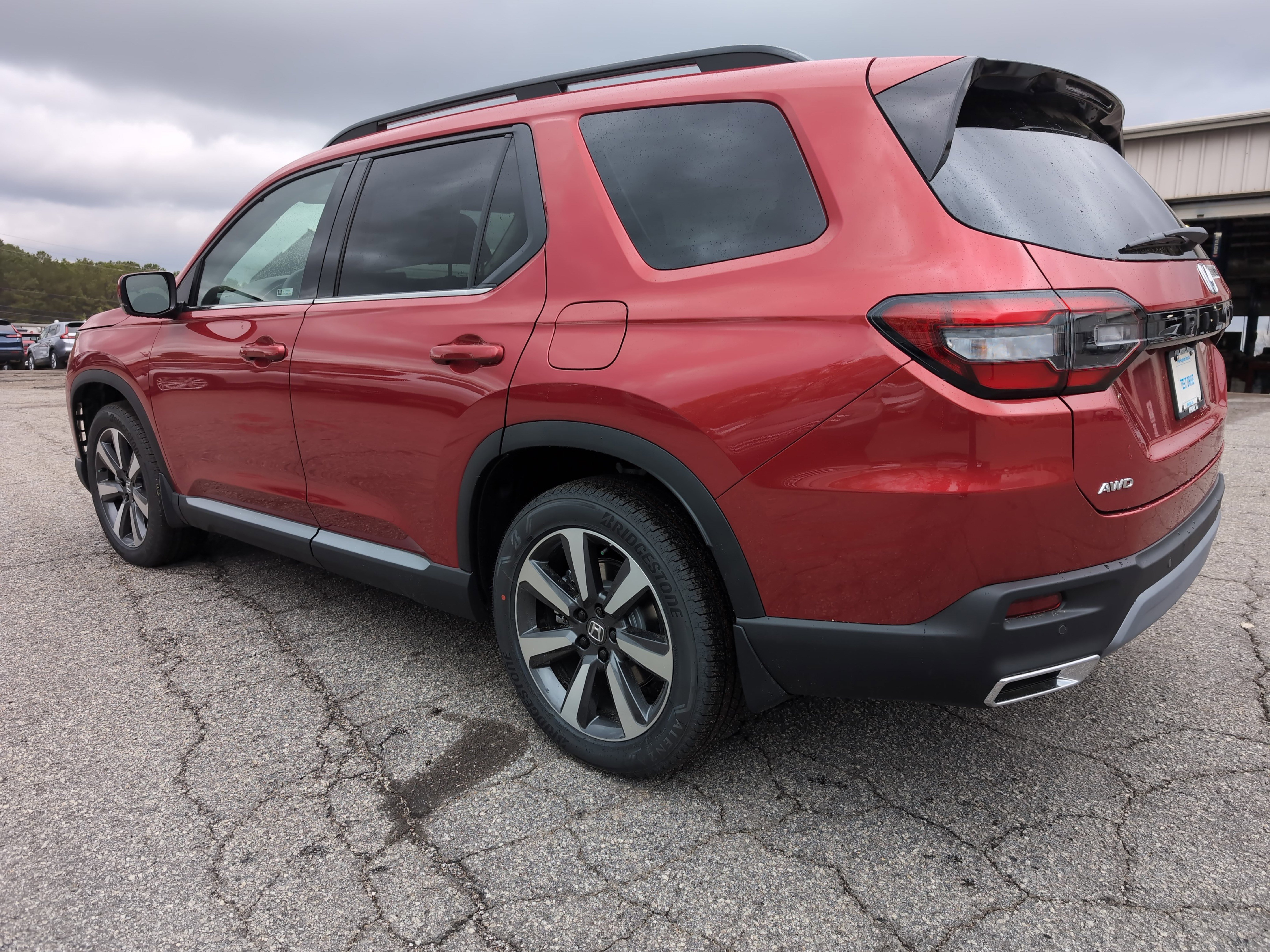 Certified 2025 Honda Pilot Touring image 7