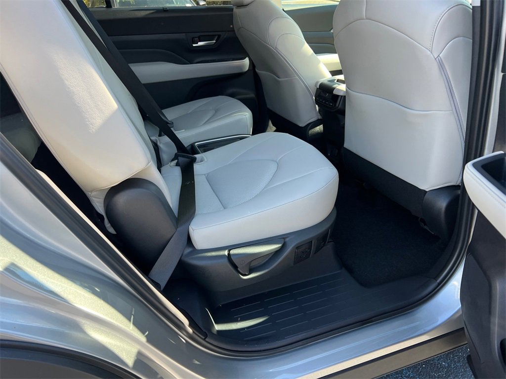 New 2026 Toyota Grand Highlander XLE image 15