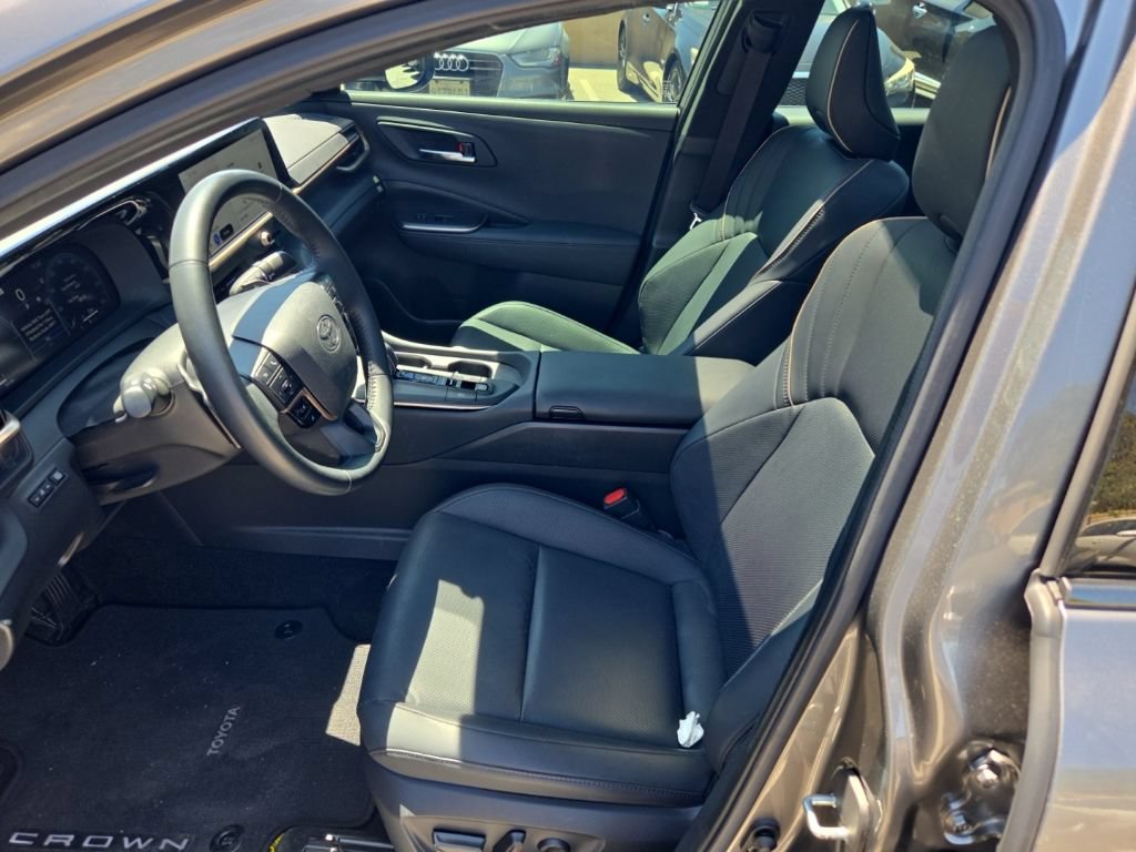 Certified 2023 Toyota Crown Platinum w/ Carpet Mat Package (TMS) AWD/4WD image 10