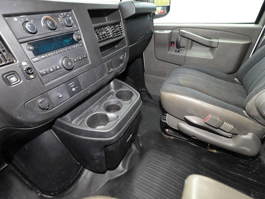 Used 2018 Chevrolet Express 2500 w/ Driver Convenience Package image 19