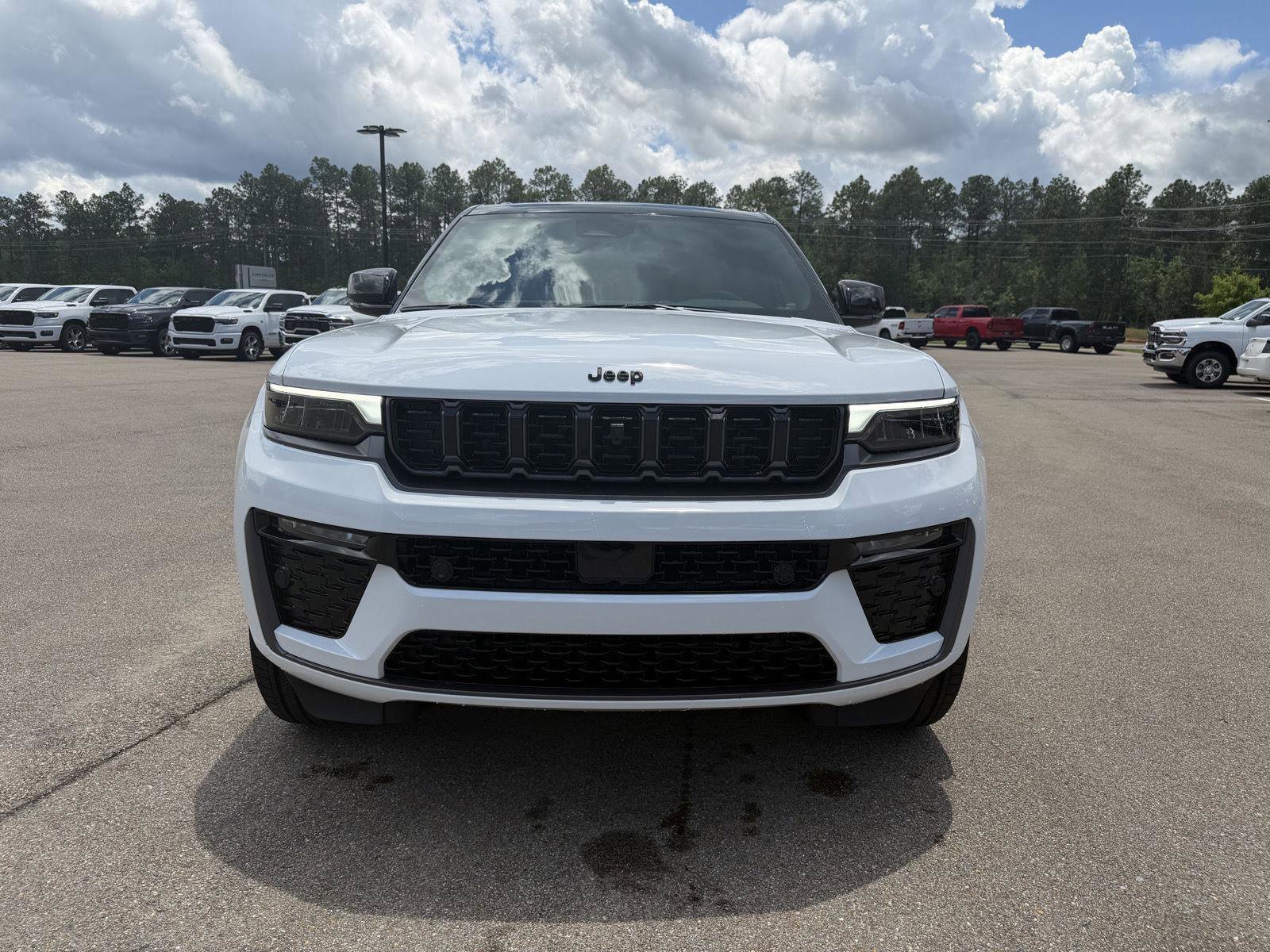 New 2026 Jeep Grand Cherokee Summit w/ Obsidian Package AWD/4WD image 2