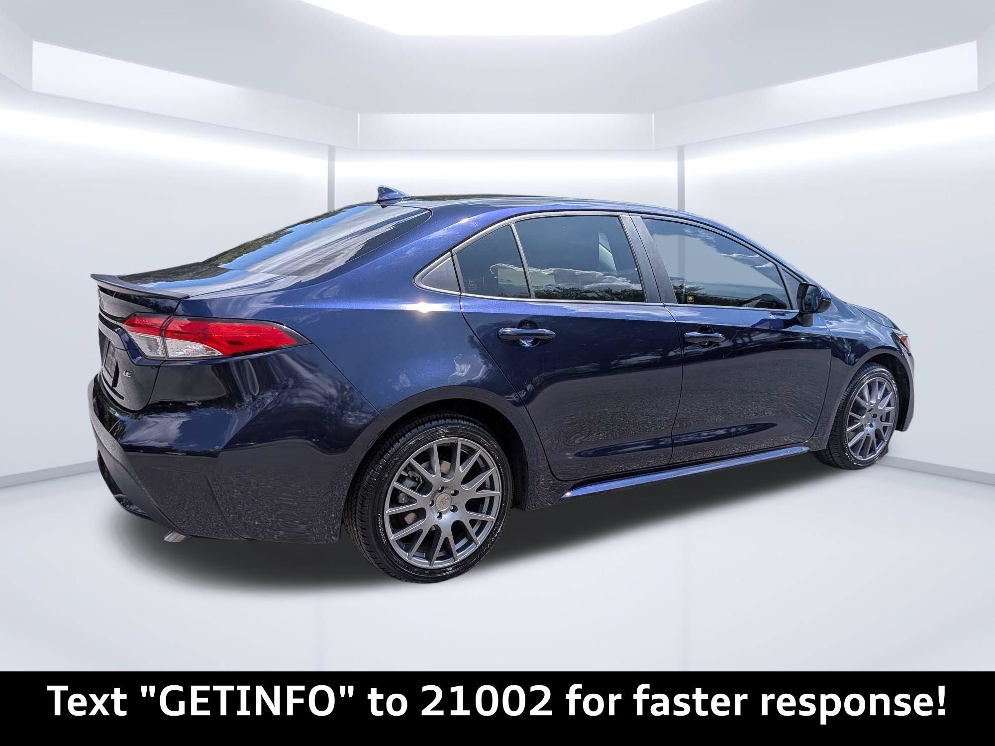 Used 2020 Toyota Corolla LE FWD image 3