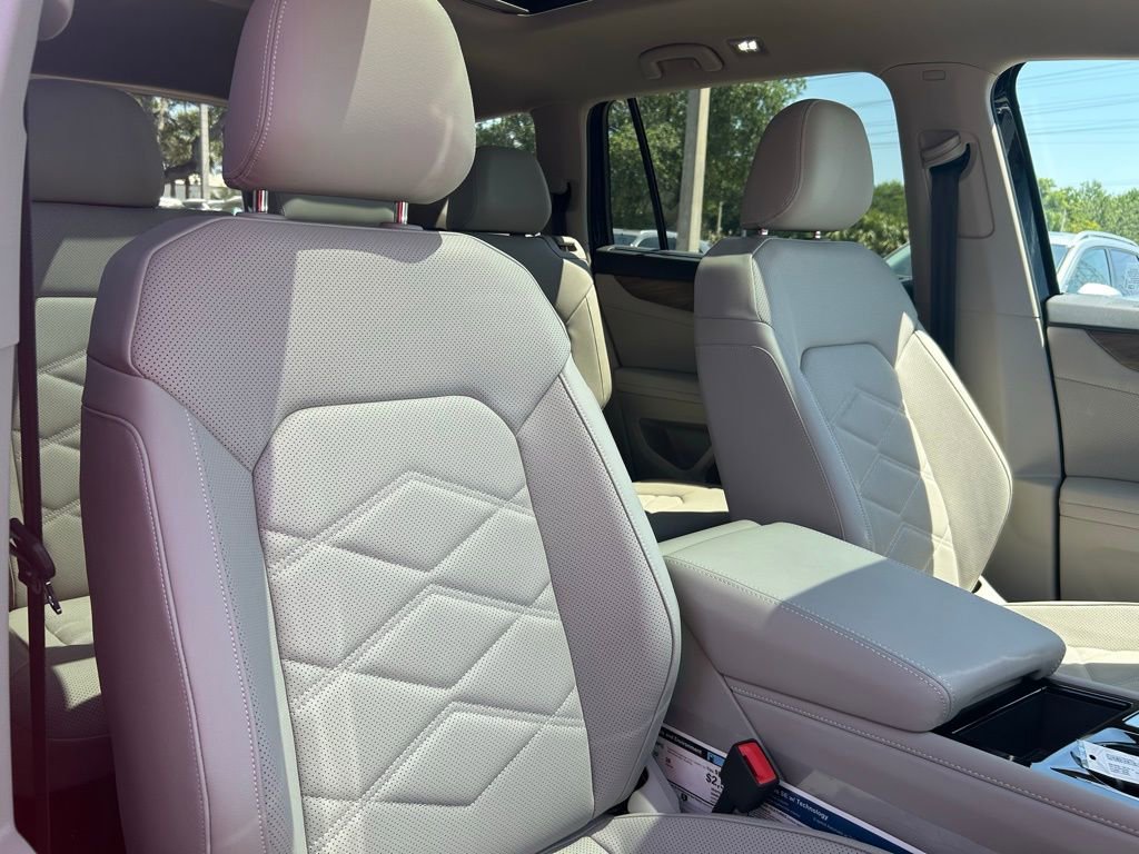 Used 2025 Volkswagen Atlas SE w/ Panoramic Sunroof Package image 28