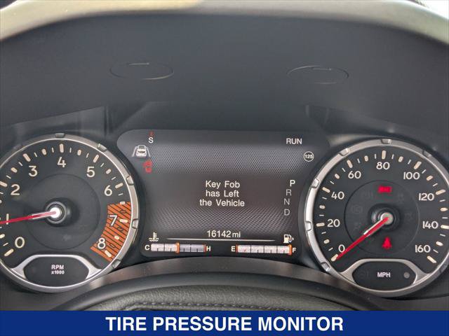 Used 2022 Jeep Renegade Latitude AWD/4WD image 16