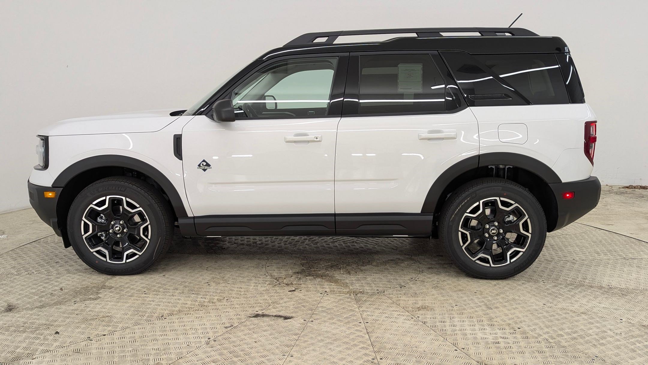 New 2025 Ford Bronco Sport Outer Banks image 2