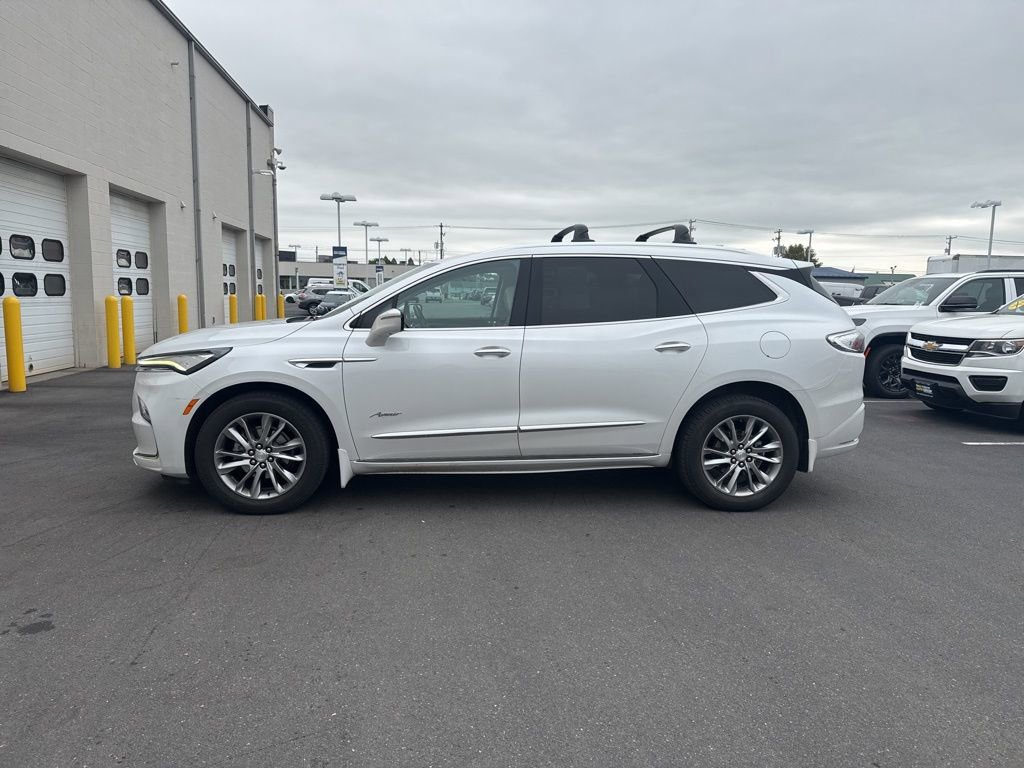 Used 2022 Buick Enclave Avenir w/ Avenir Technology Package AWD/4WD image 2