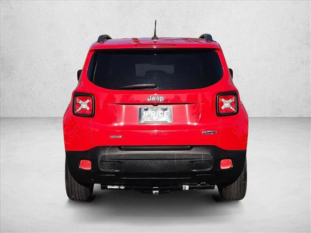 Used 2017 Jeep Renegade Latitude FWD image 7