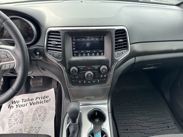 Used 2018 Jeep Grand Cherokee Laredo w/ Security & Convenience Group image 19