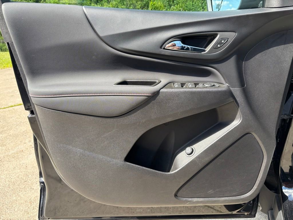 Used 2024 Chevrolet Equinox RS AWD/4WD image 9